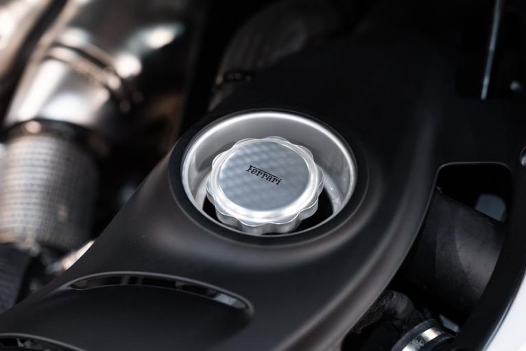 http://www.koenigseggchicago.com/galleria_images/176/176_p20_f.jpg