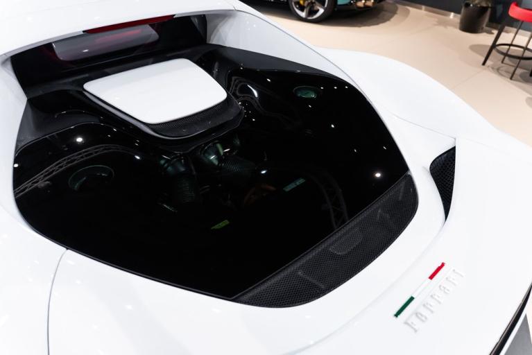 http://www.koenigseggchicago.com/galleria_images/176/176_p21_f.jpg