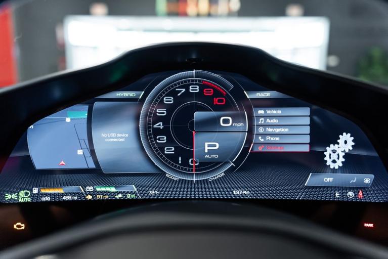http://www.koenigseggchicago.com/galleria_images/176/176_p33_f.jpg