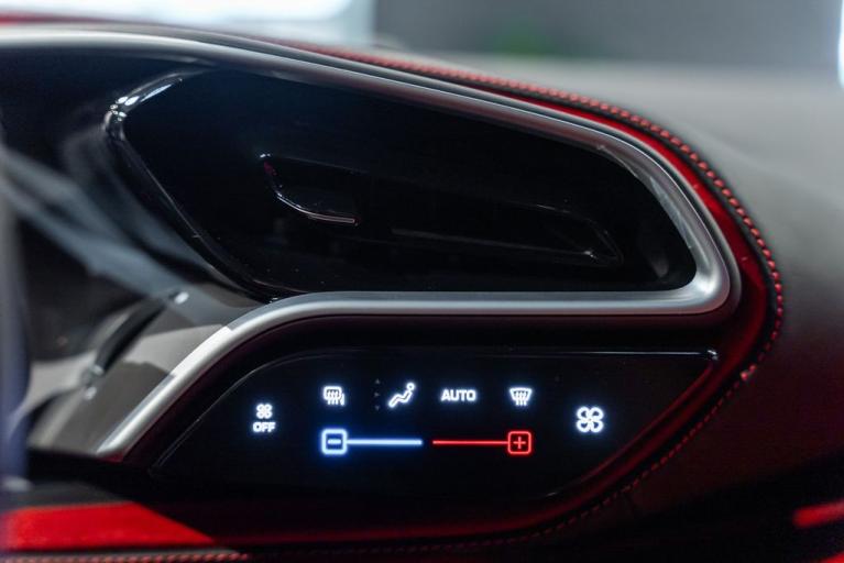 http://www.koenigseggchicago.com/galleria_images/176/176_p38_f.jpg