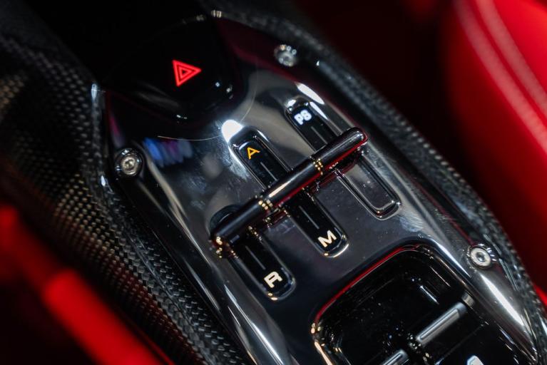 http://www.koenigseggchicago.com/galleria_images/176/176_p41_f.jpg