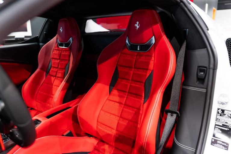 http://www.koenigseggchicago.com/galleria_images/176/176_p4_f.jpg