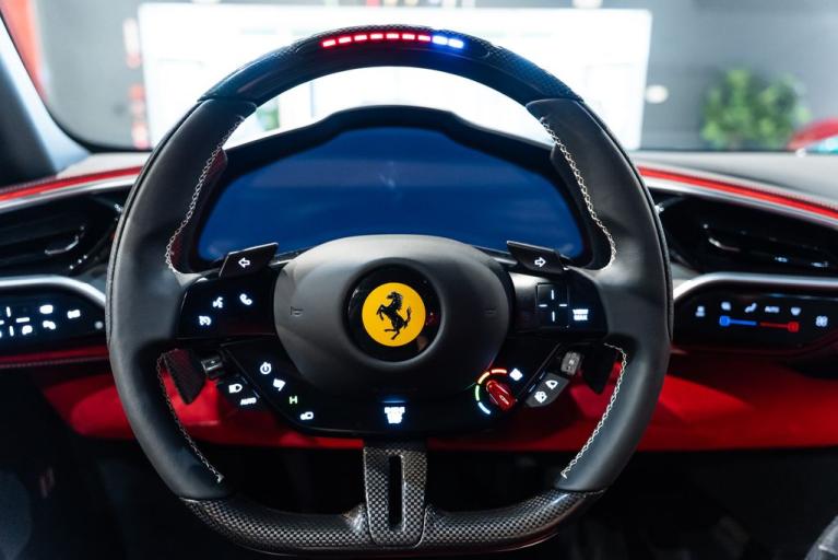 http://www.koenigseggchicago.com/galleria_images/176/176_p5_f.jpg