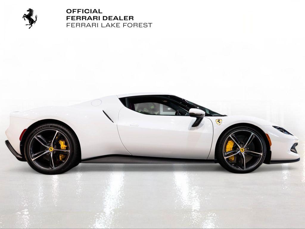 http://www.koenigseggchicago.com/galleria_images/176/176_p9_l.jpg