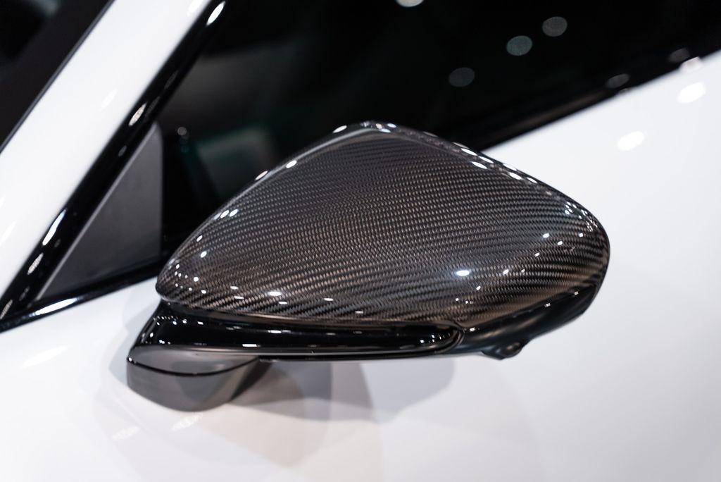 http://www.koenigseggchicago.com/galleria_images/177/177_p12_l.jpg