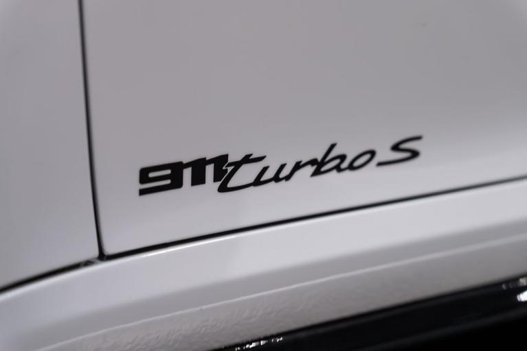 http://www.koenigseggchicago.com/galleria_images/177/177_p13_f.jpg