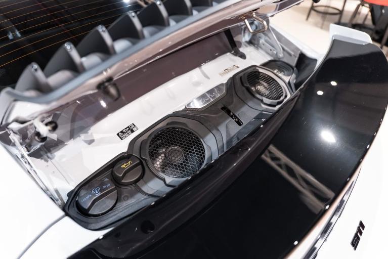 http://www.koenigseggchicago.com/galleria_images/177/177_p25_f.jpg