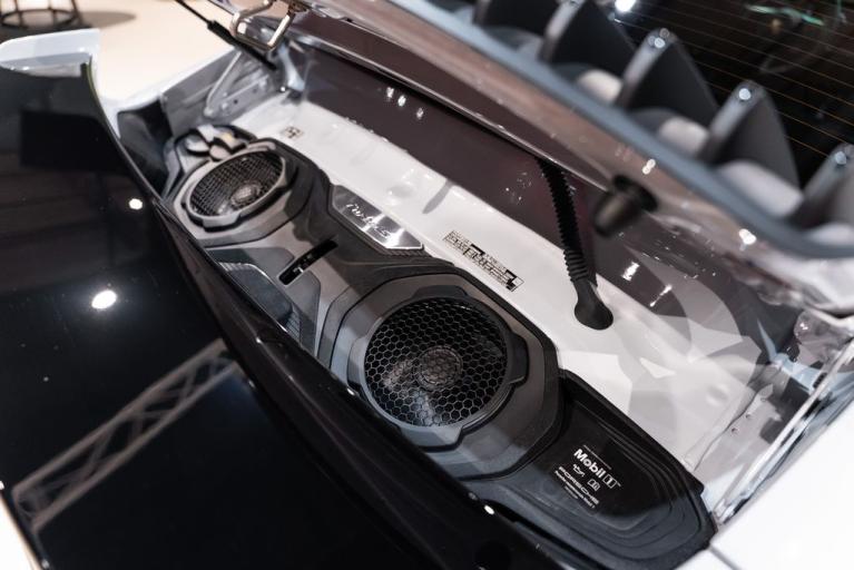 http://www.koenigseggchicago.com/galleria_images/177/177_p26_f.jpg