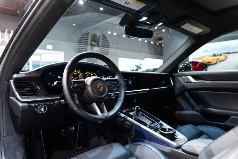 http://www.koenigseggchicago.com/galleria_images/177/177_p32_f.jpg