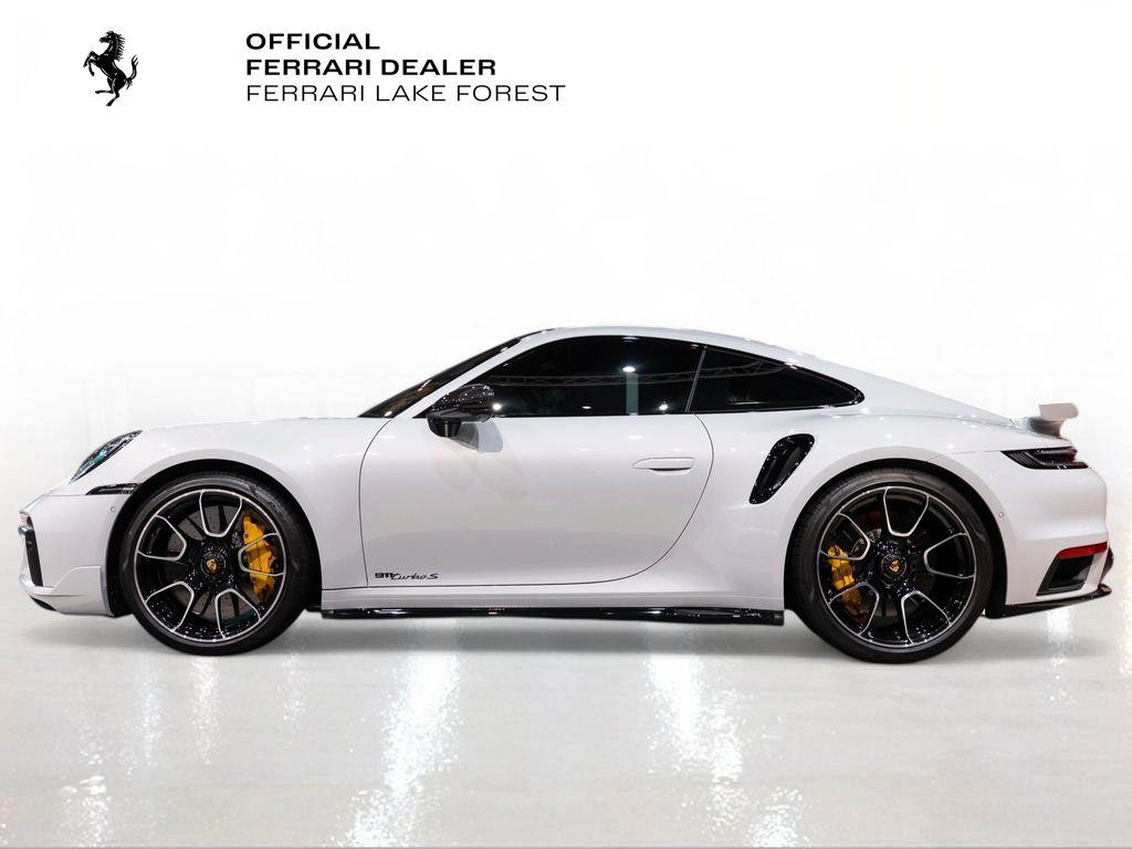 http://www.koenigseggchicago.com/galleria_images/177/177_p3_l.jpg