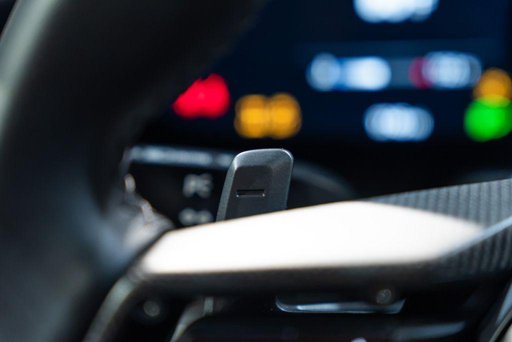 http://www.koenigseggchicago.com/galleria_images/177/177_p41_l.jpg