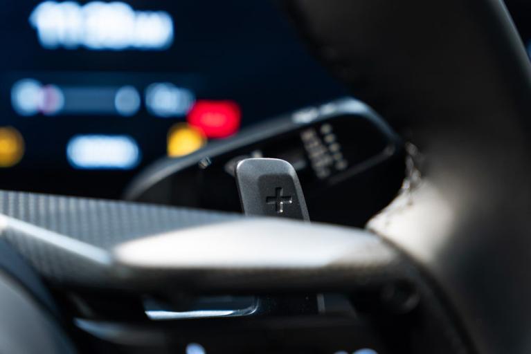 http://www.koenigseggchicago.com/galleria_images/177/177_p42_f.jpg