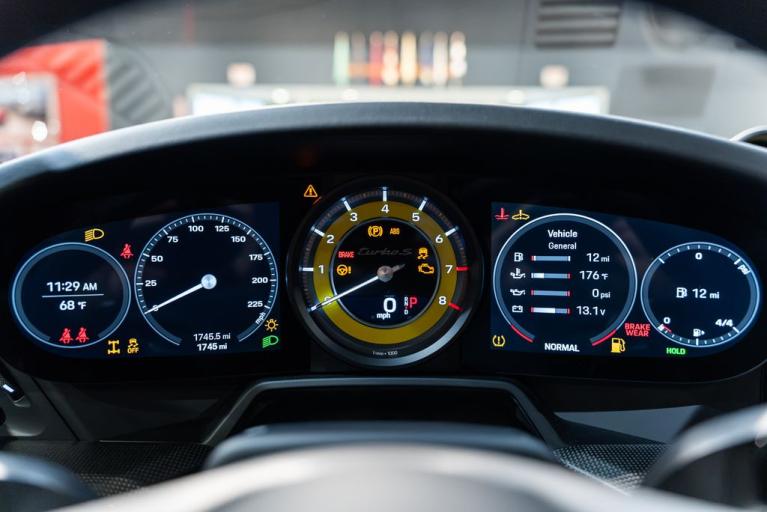 http://www.koenigseggchicago.com/galleria_images/177/177_p43_f.jpg