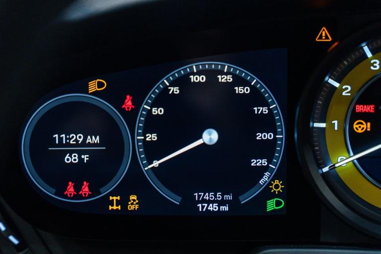 http://www.koenigseggchicago.com/galleria_images/177/177_p45_f.jpg
