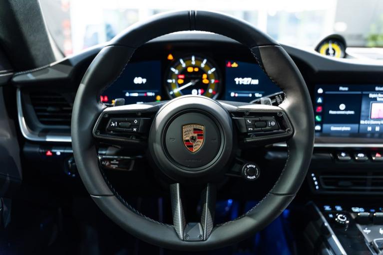http://www.koenigseggchicago.com/galleria_images/177/177_p5_f.jpg