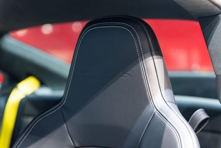 http://www.koenigseggchicago.com/galleria_images/177/177_p6_f.jpg