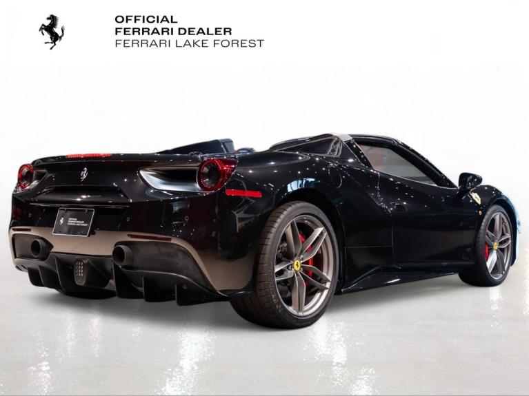 http://www.koenigseggchicago.com/galleria_images/178/178_p10_f.jpg