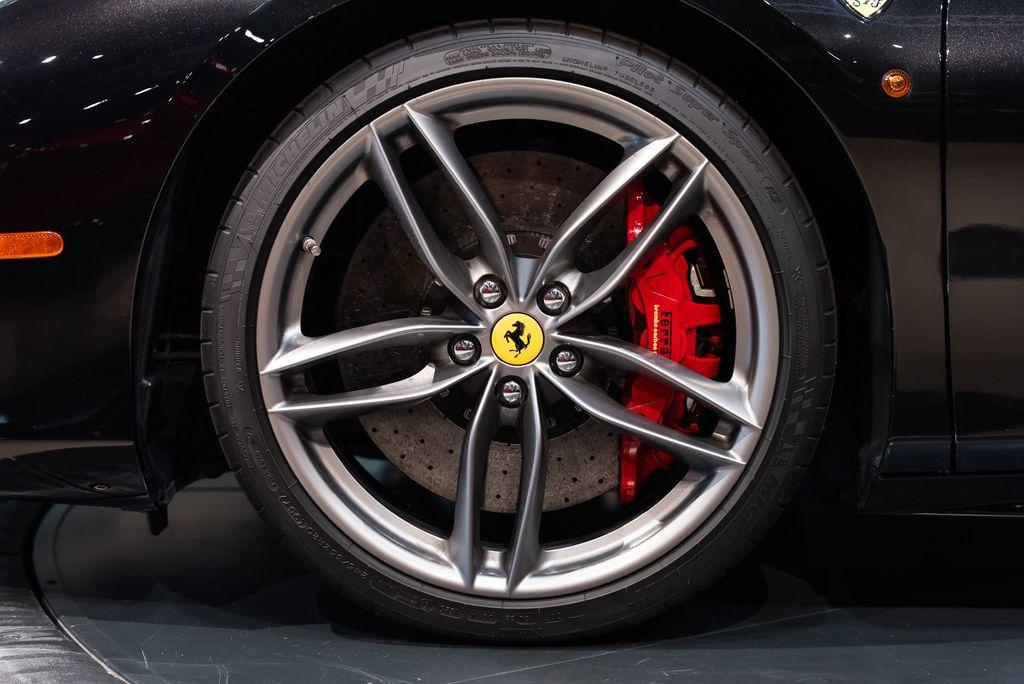 http://www.koenigseggchicago.com/galleria_images/178/178_p12_l.jpg