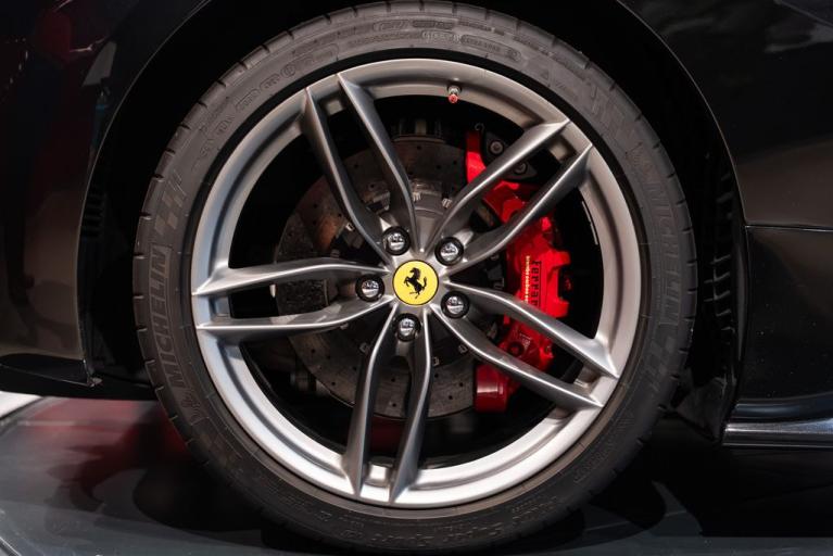 http://www.koenigseggchicago.com/galleria_images/178/178_p14_f.jpg