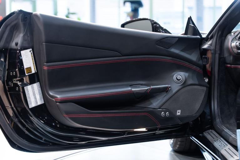 http://www.koenigseggchicago.com/galleria_images/178/178_p22_f.jpg