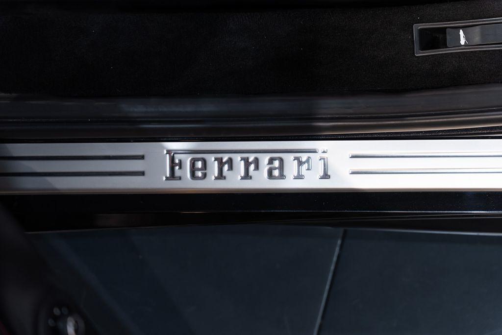 http://www.koenigseggchicago.com/galleria_images/178/178_p23_l.jpg