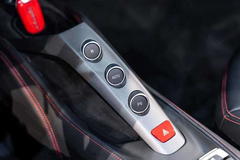 http://www.koenigseggchicago.com/galleria_images/178/178_p38_f.jpg