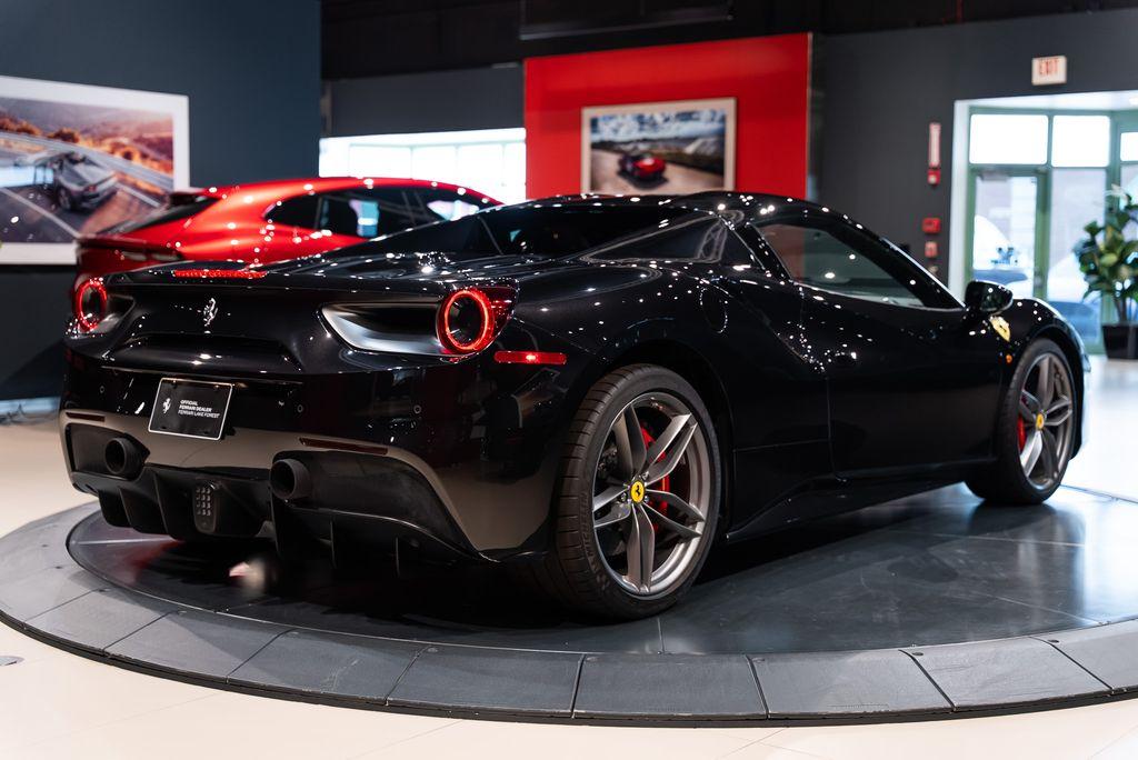 http://www.koenigseggchicago.com/galleria_images/178/178_p51_l.jpg