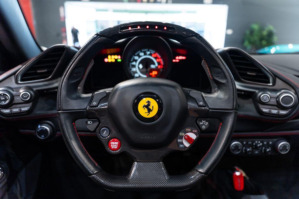 http://www.koenigseggchicago.com/galleria_images/178/178_p5_l.jpg