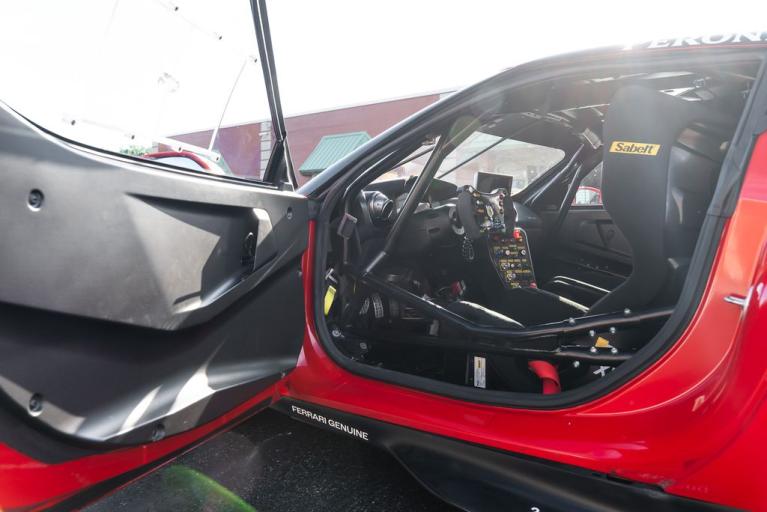 http://www.koenigseggchicago.com/galleria_images/179/179_p26_f.jpg