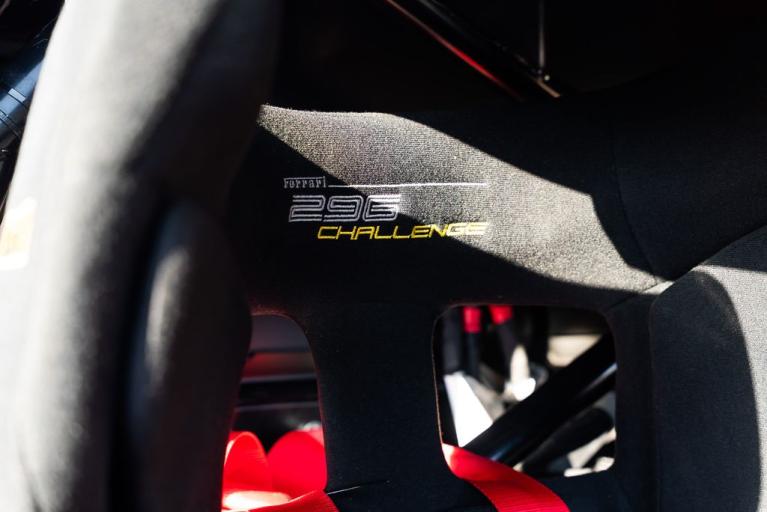 http://www.koenigseggchicago.com/galleria_images/179/179_p38_f.jpg
