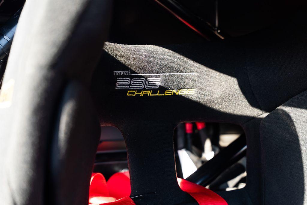 http://www.koenigseggchicago.com/galleria_images/179/179_p38_l.jpg