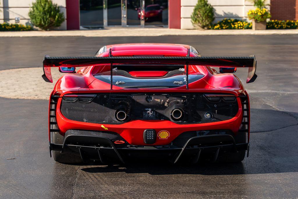 http://www.koenigseggchicago.com/galleria_images/179/179_p45_l.jpg
