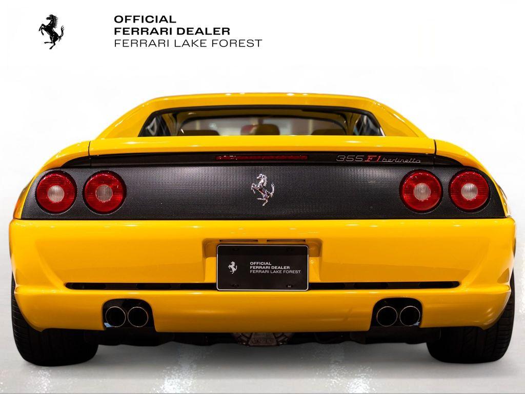 http://www.koenigseggchicago.com/galleria_images/180/180_p11_l.jpg