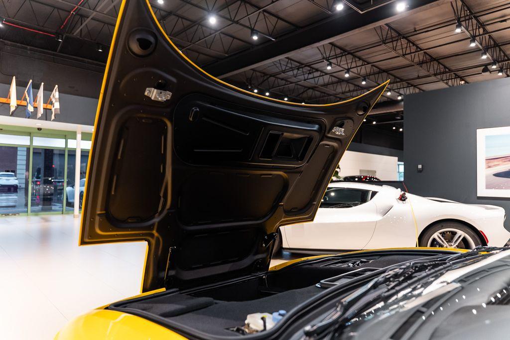 http://www.koenigseggchicago.com/galleria_images/180/180_p26_l.jpg