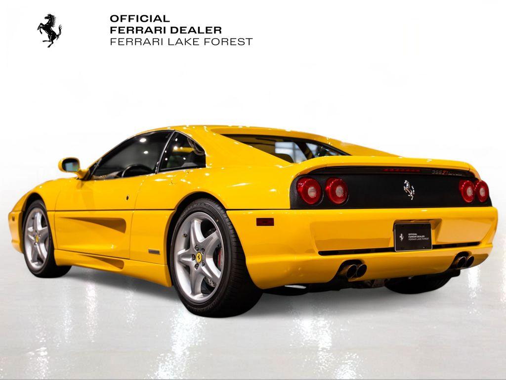 http://www.koenigseggchicago.com/galleria_images/180/180_p2_l.jpg