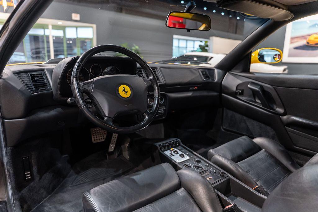 http://www.koenigseggchicago.com/galleria_images/180/180_p30_l.jpg