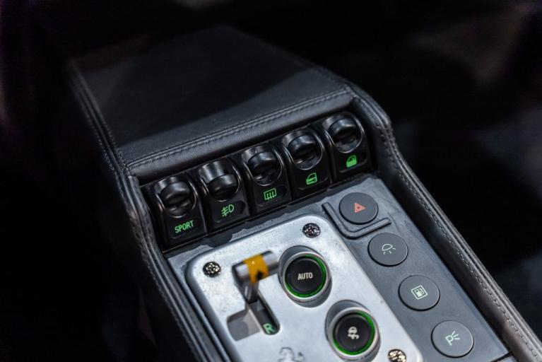 http://www.koenigseggchicago.com/galleria_images/180/180_p42_f.jpg