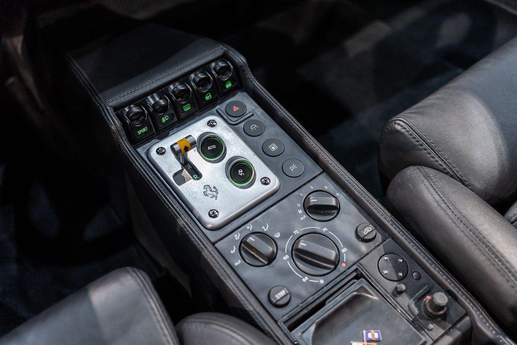 http://www.koenigseggchicago.com/galleria_images/180/180_p43_l.jpg