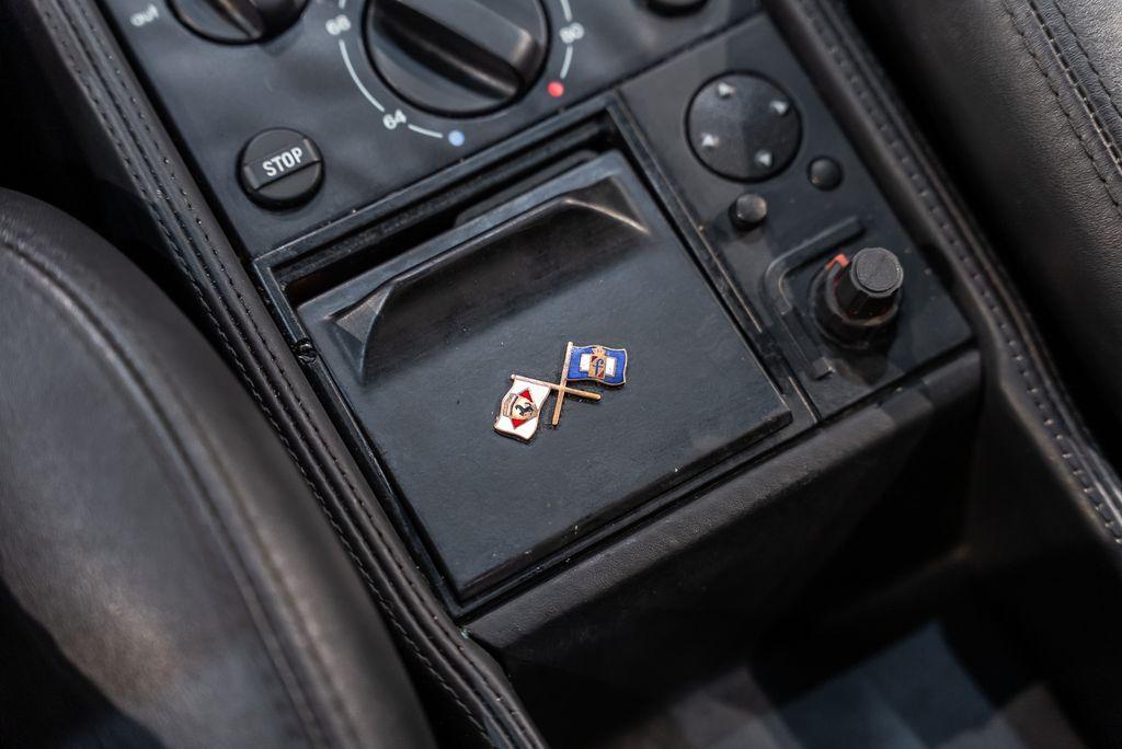 http://www.koenigseggchicago.com/galleria_images/180/180_p46_l.jpg