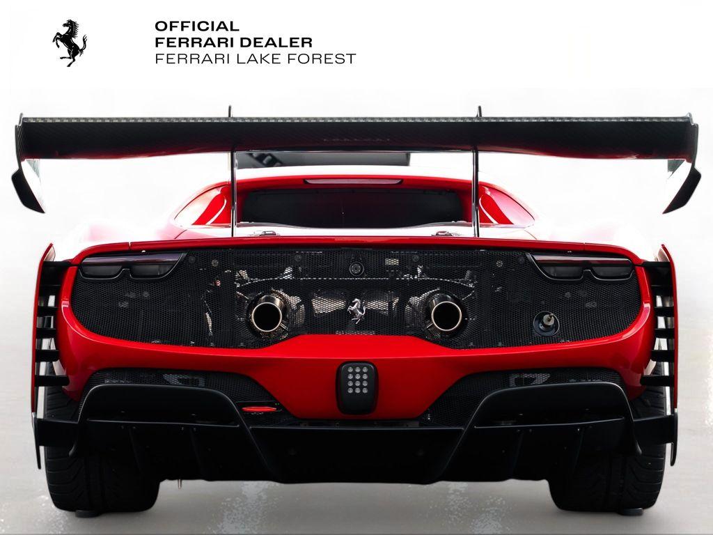 http://www.koenigseggchicago.com/galleria_images/181/181_p11_l.jpg