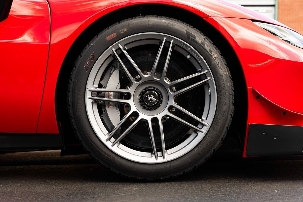 http://www.koenigseggchicago.com/galleria_images/181/181_p15_l.jpg
