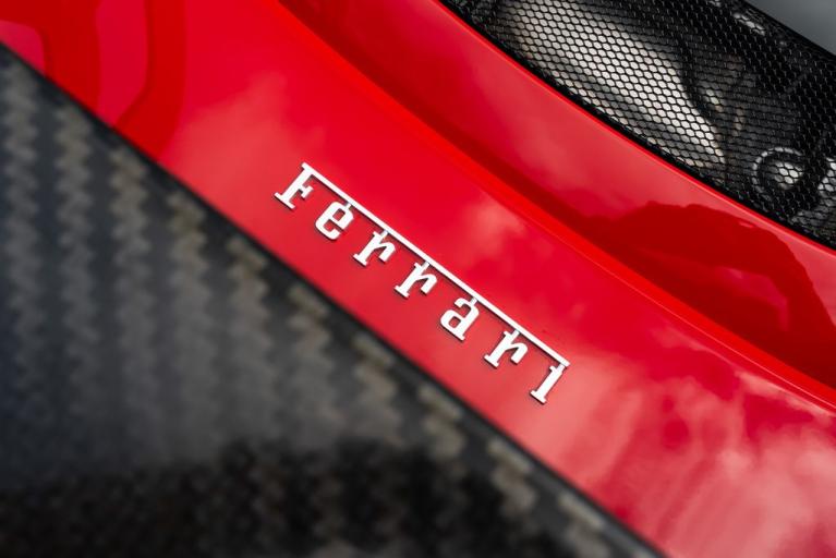 http://www.koenigseggchicago.com/galleria_images/181/181_p16_f.jpg