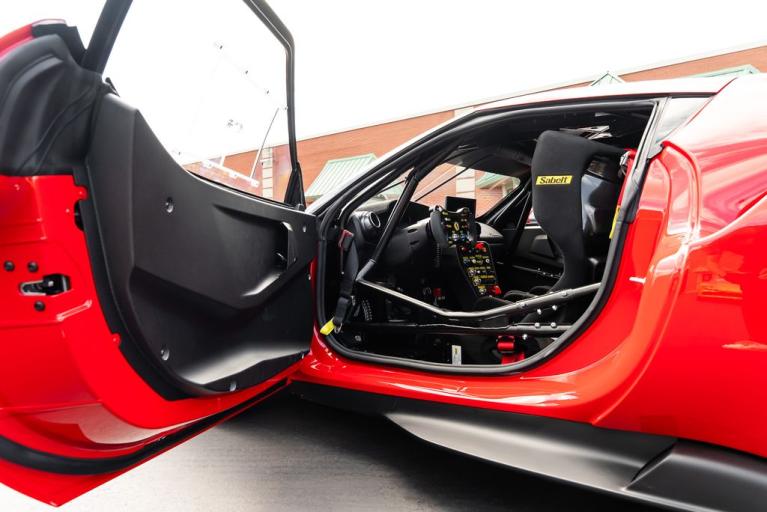 http://www.koenigseggchicago.com/galleria_images/181/181_p22_f.jpg
