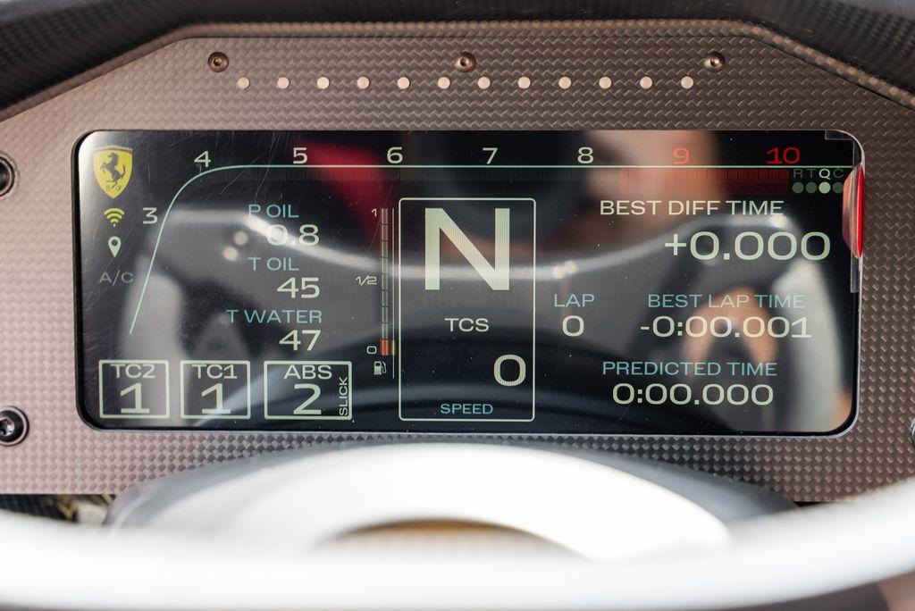 http://www.koenigseggchicago.com/galleria_images/181/181_p43_l.jpg