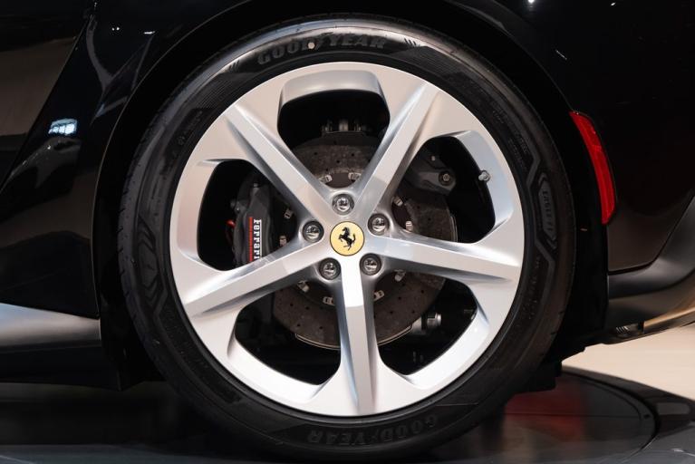 http://www.koenigseggchicago.com/galleria_images/182/182_p13_f.jpg