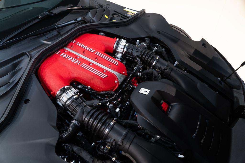 http://www.koenigseggchicago.com/galleria_images/182/182_p19_l.jpg