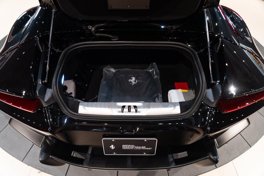 http://www.koenigseggchicago.com/galleria_images/182/182_p22_l.jpg