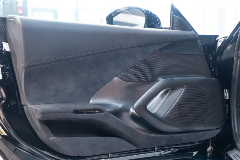http://www.koenigseggchicago.com/galleria_images/182/182_p25_f.jpg