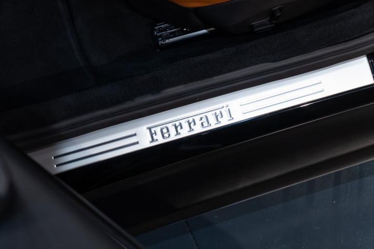 http://www.koenigseggchicago.com/galleria_images/182/182_p26_f.jpg