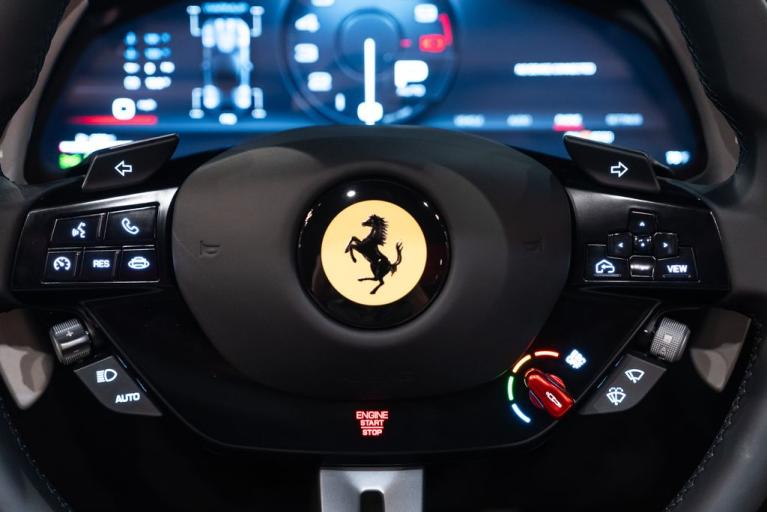 http://www.koenigseggchicago.com/galleria_images/182/182_p29_f.jpg